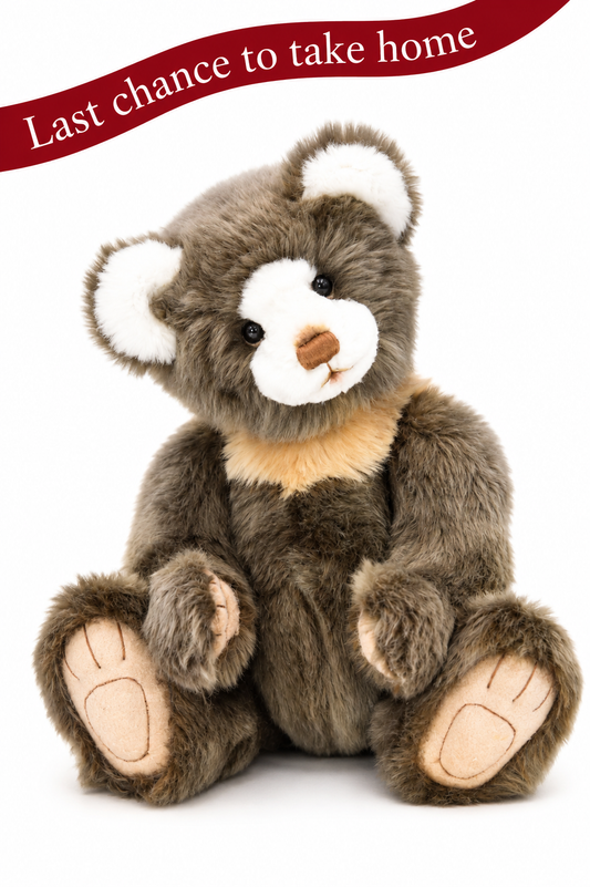 Teddy Ibbo aus rauchig silbergrauem Langhaarplüsch mit cremefarbenen Akzenten, 43 cm großer voll beweglicher Sammlerbär von Clemens Bears